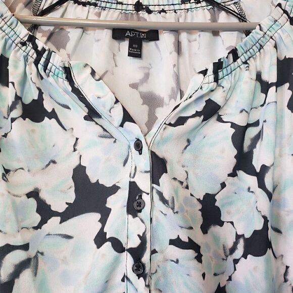 APT. 9 Floral Raglan Sleeve Henley Peasant Blouse - Picture 8 of 9